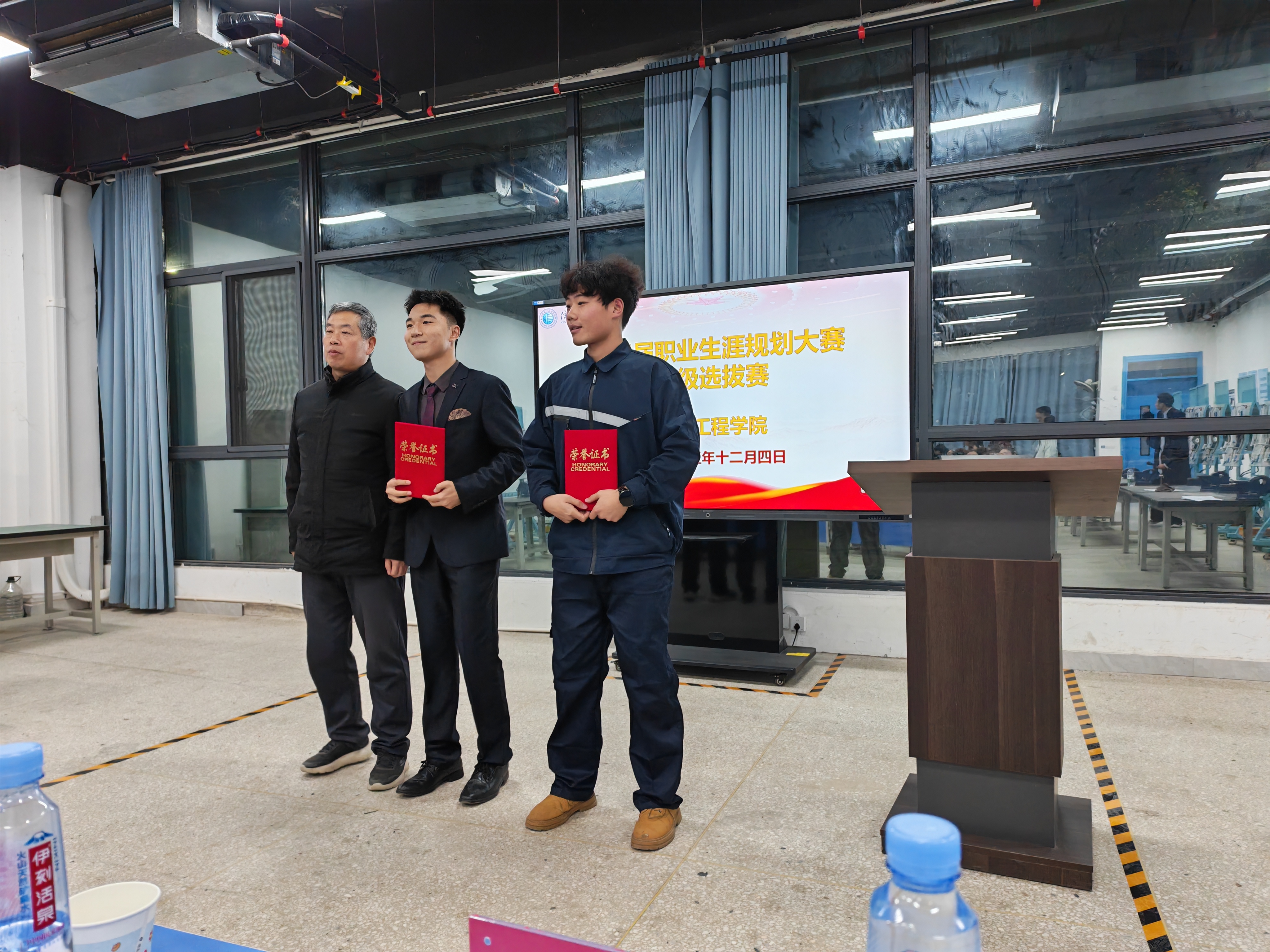 图片8.jpg 图片8.jpg