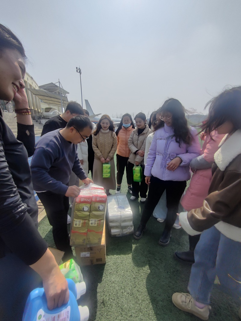 春暖三月,情暖三八  航空工程学院女教职员工积极参与"三八"活动